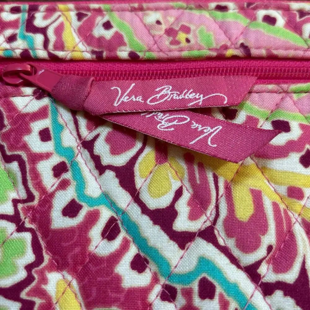 Pink Vera Bradley zip around wallet quilted paisley cotton fabric classic preppy